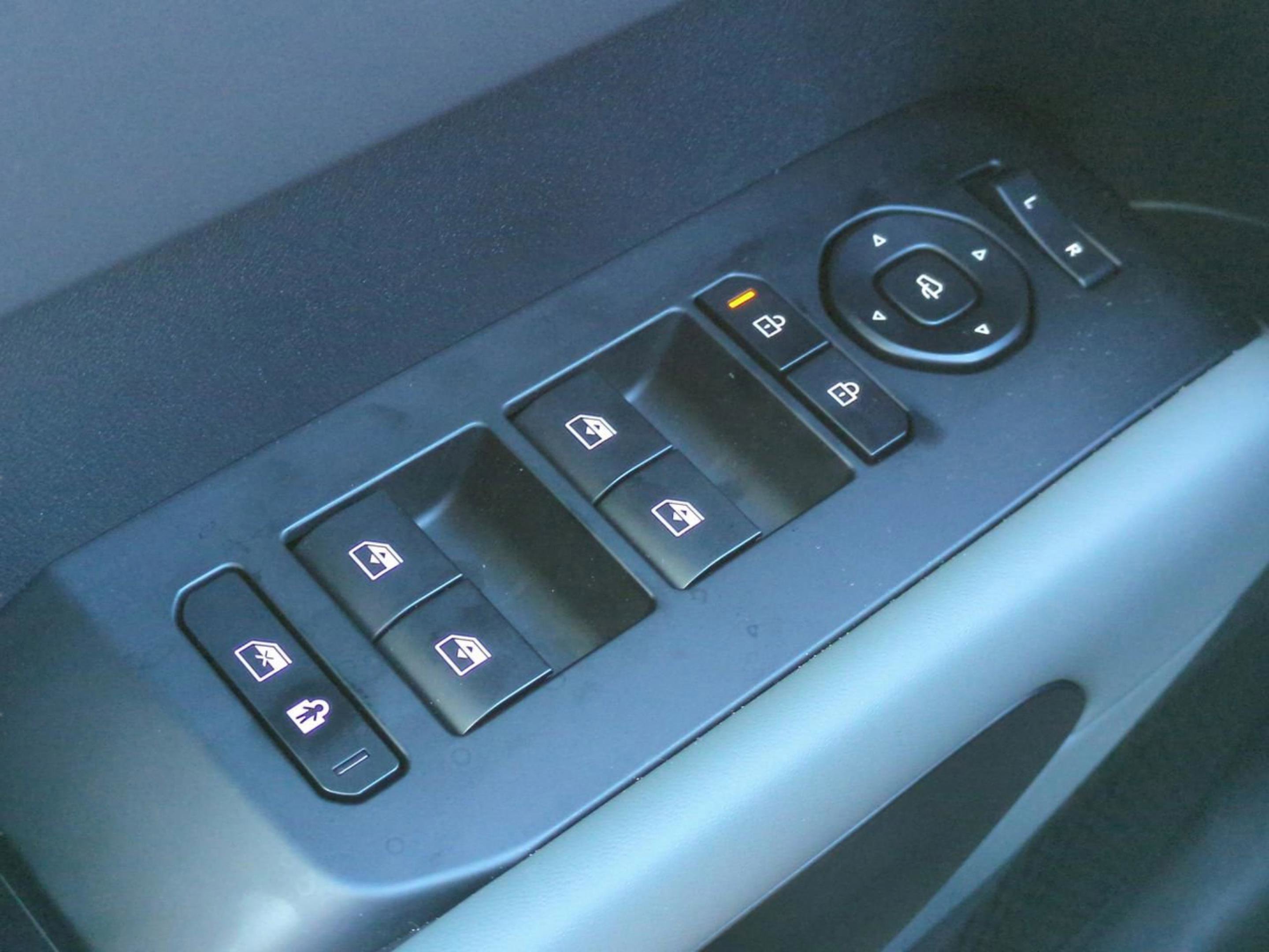 New 2027 Glacial White Pearl Kia X-Line SX-Prestige image 38