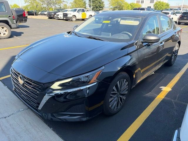 Used 2025 Black Nissan 2.5 SV image 2