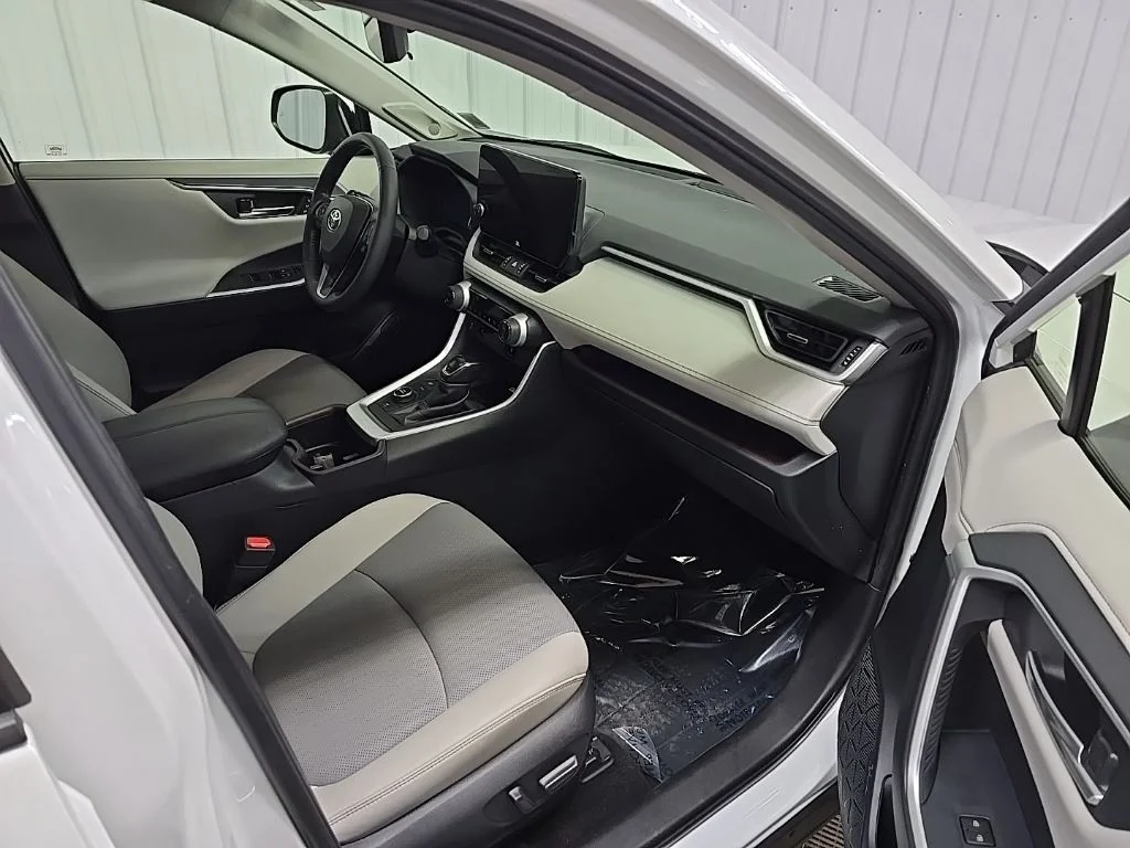 2024 Toyota RAV4 Limited - Photo 17