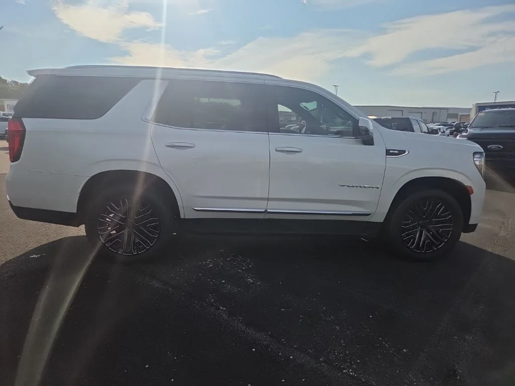 Used 2022 White GMC SLT image 9