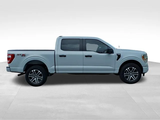 Used 2022 White Ford XL image 10