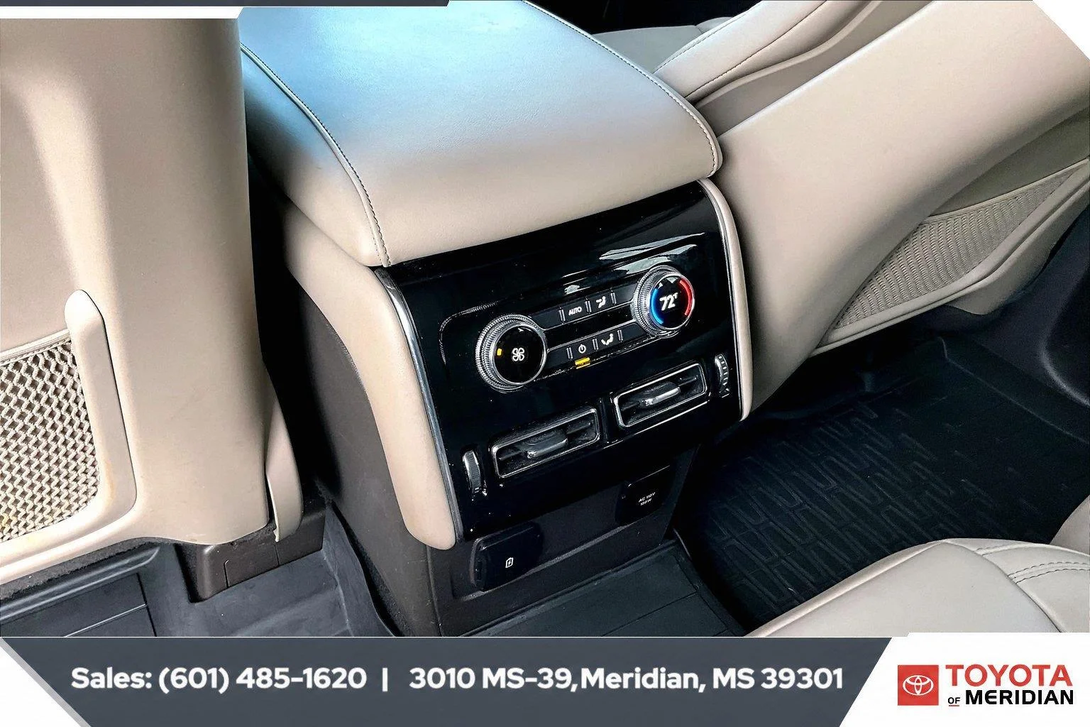 Used 2021 Iced Mocha Lincoln Standard image 25