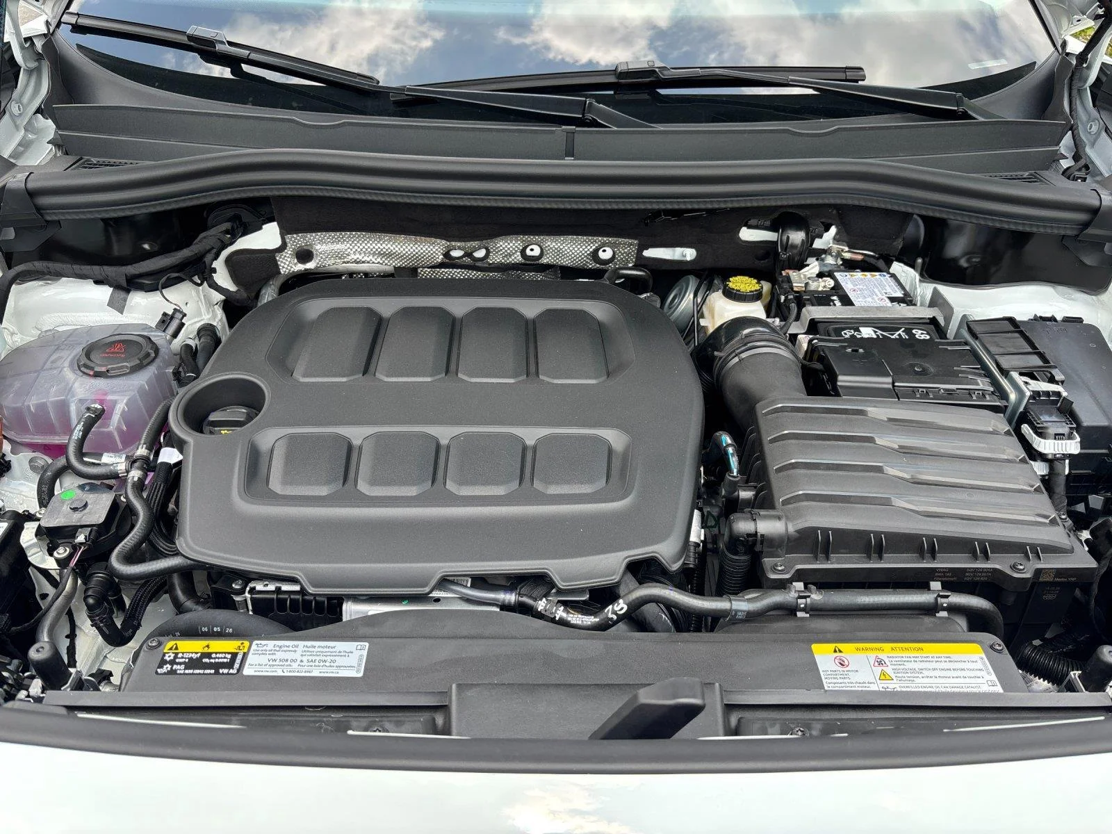 New 2026 pure white Volkswagen SE image 9