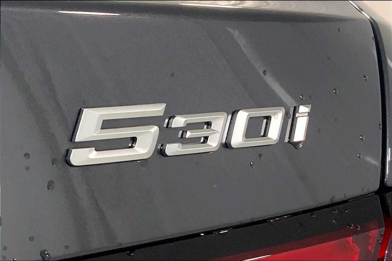 New 2026 Dark Graphite Metallic BMW 530i xDrive image 15
