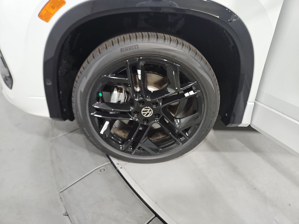 New 2026 White/off-white Volkswagen SE R-Line Black image 25
