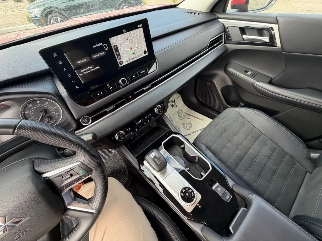 2025 Mitsubishi Outlander SE - Photo 9