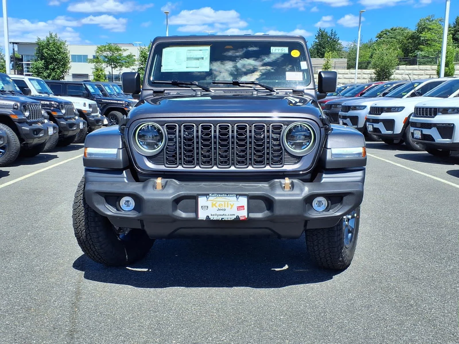 New 2026 Granite Crystal Metallic Clearcoat Jeep 85th Anniversary image 3
