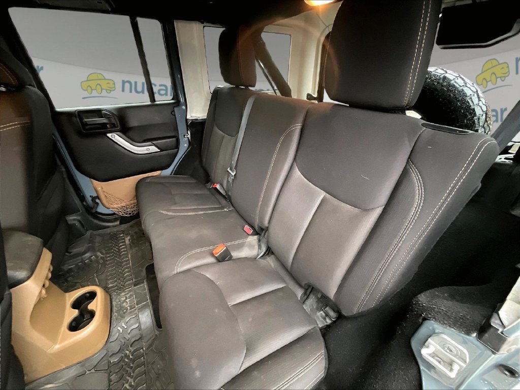 Used 2015 Anvil Clear Coat Jeep Unlimited Sahara image 14
