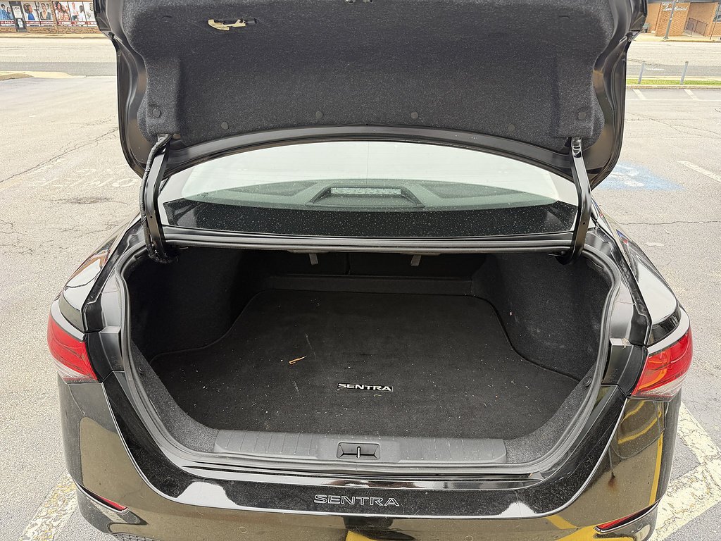 Used 2022 Super Black Nissan SV image 28