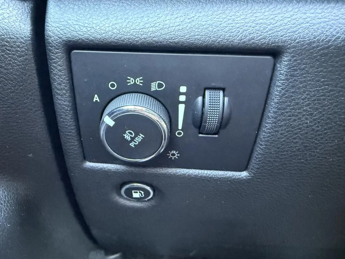 Used 2018 Red Jeep Laredo 4wd image 23