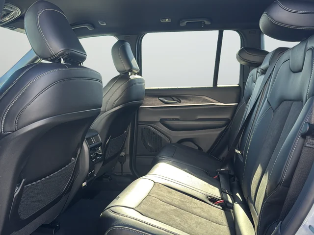 2026 Jeep Grand Cherokee Laredo - Photo 12