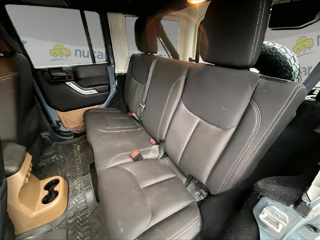 Used 2015 Anvil Clear Coat Jeep Unlimited Sahara image 14