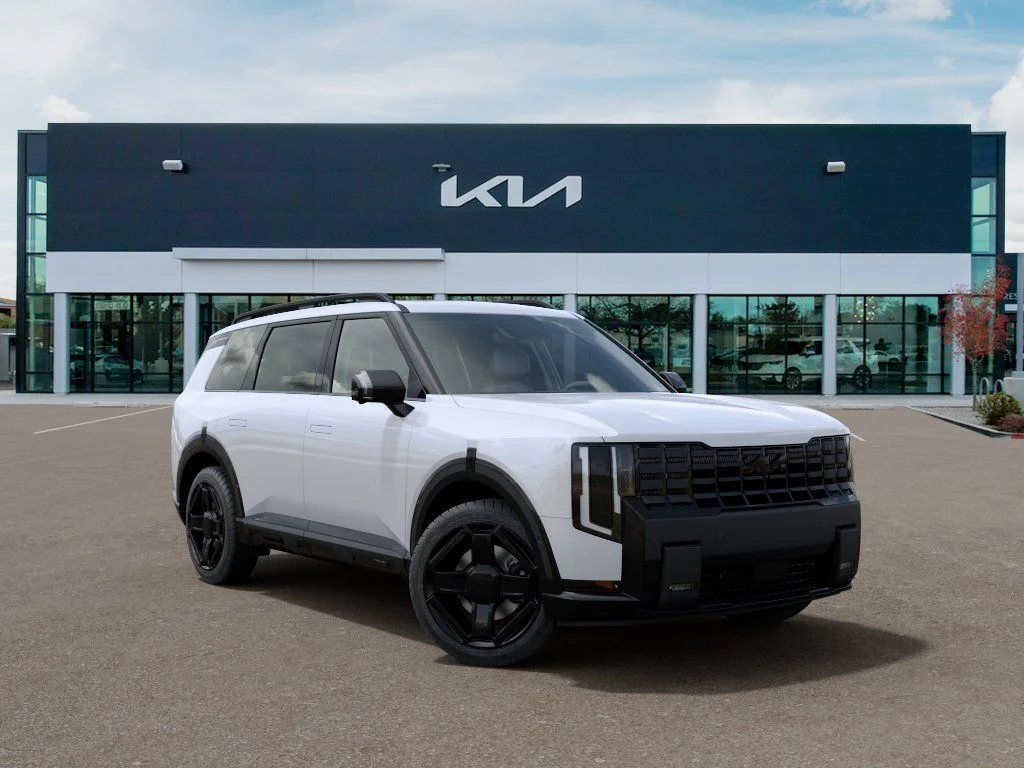 New 2027 White Kia  image 8