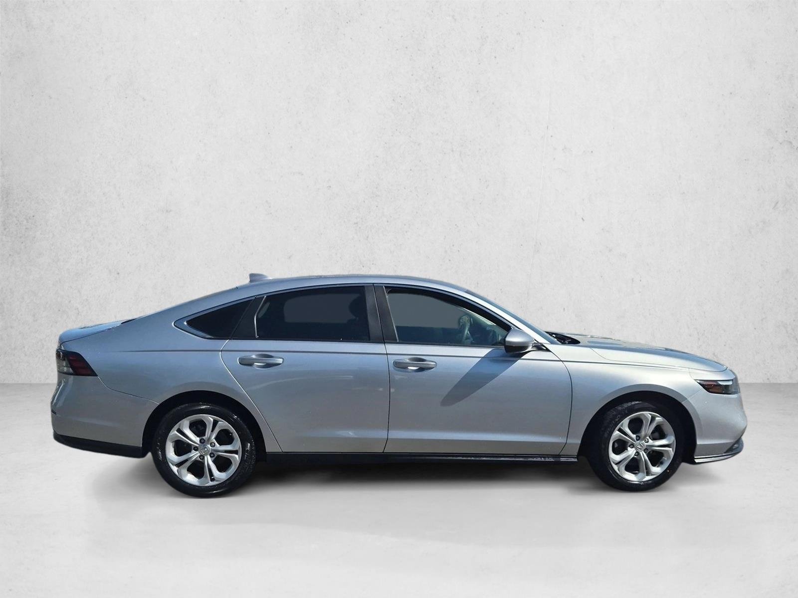 Used 2024 Solar Silver Metallic Honda LX image 4