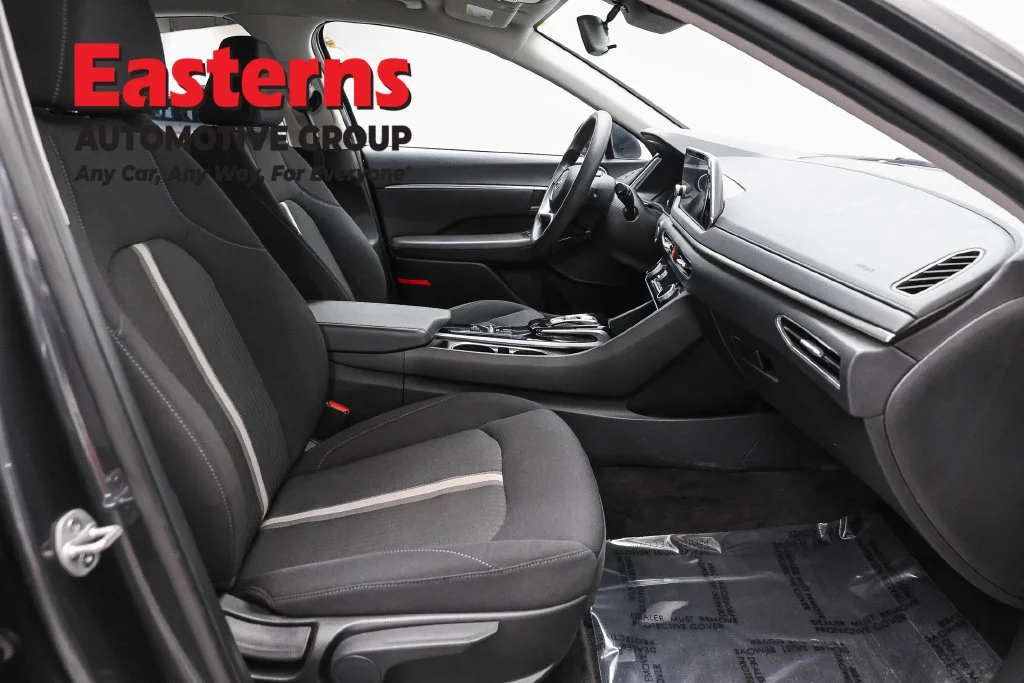 Used 2023 Gray Hyundai SEL image 25
