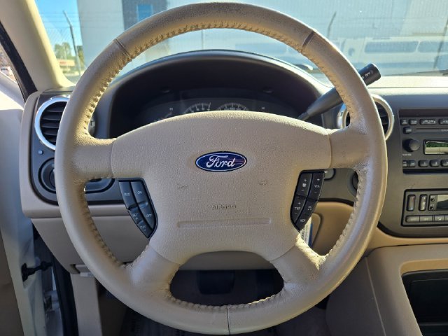 Used 2004 White Ford Eddie Bauer image 37