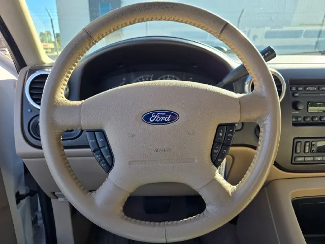Used 2004 White Ford Eddie Bauer image 37