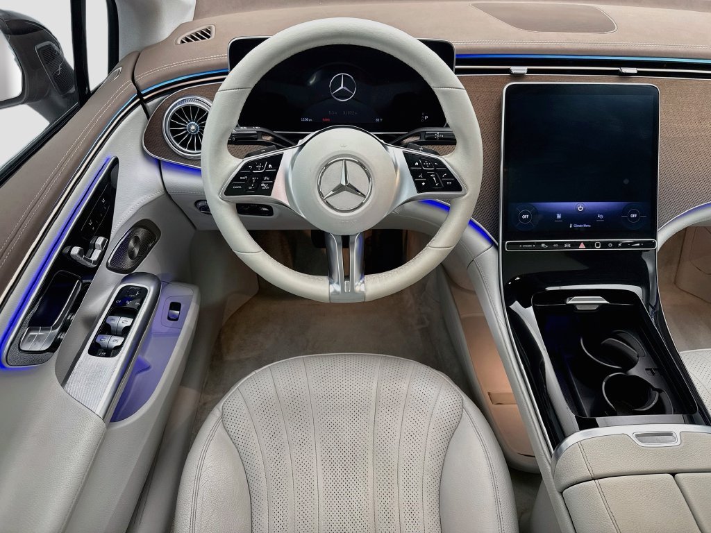 Certified Used 2023 Black Mercedes-Benz 500 Sedan image 10