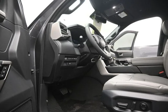2026 Toyota Tundra Limited - Photo 11