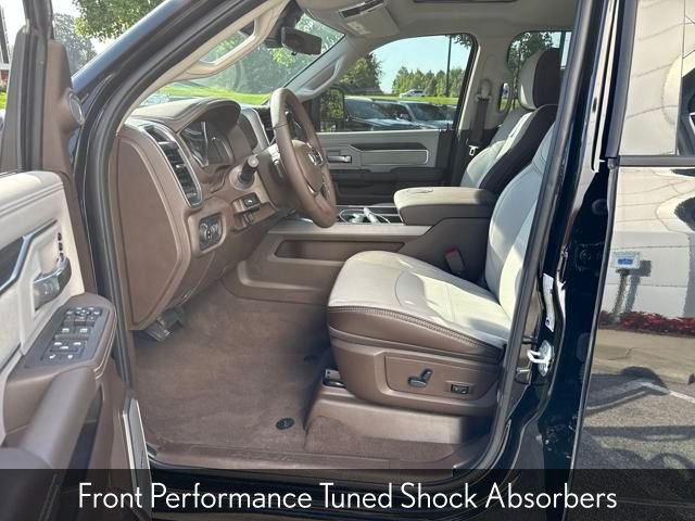 New 2025 Diamond Black Crystal Pearl-Coat Exterior Paint RAM Laramie image 22