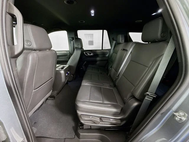 Used 2022 Gray Chevrolet Z71 image 25