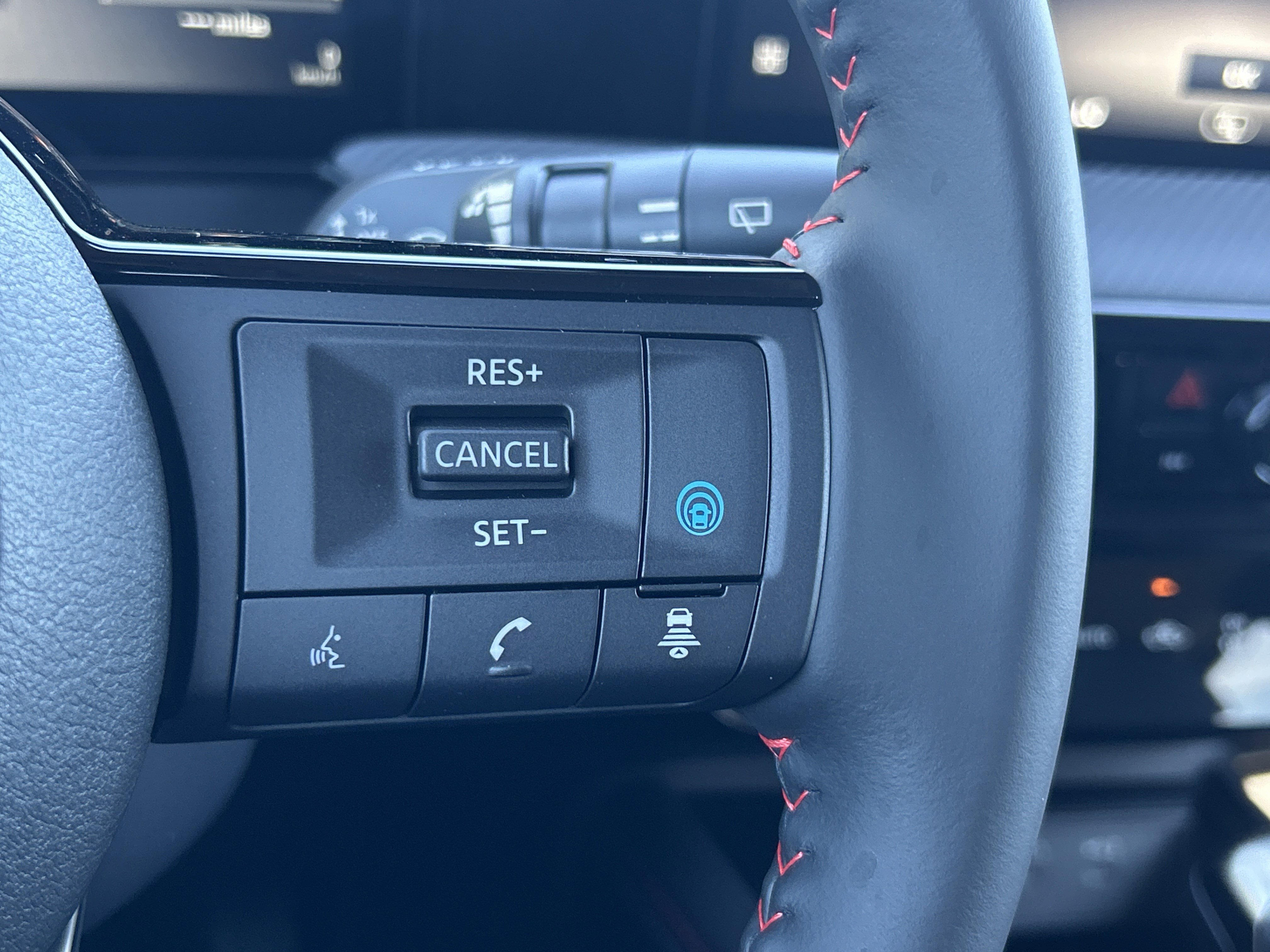 2026 Nissan KICKS SR - Photo 10