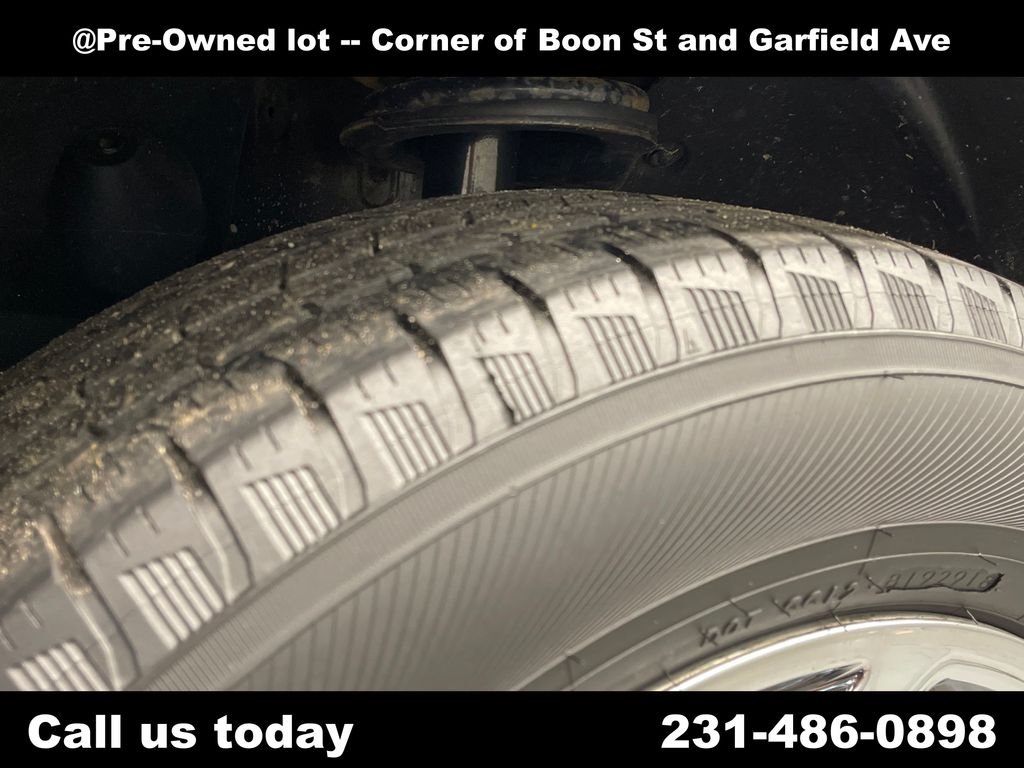 Used 2013  Ford SEL image 12