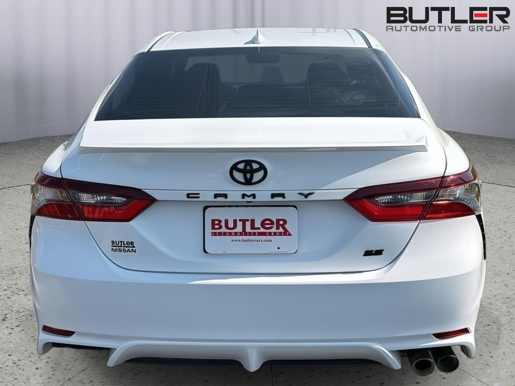 Used 2024 Ice Cap Toyota SE image 5