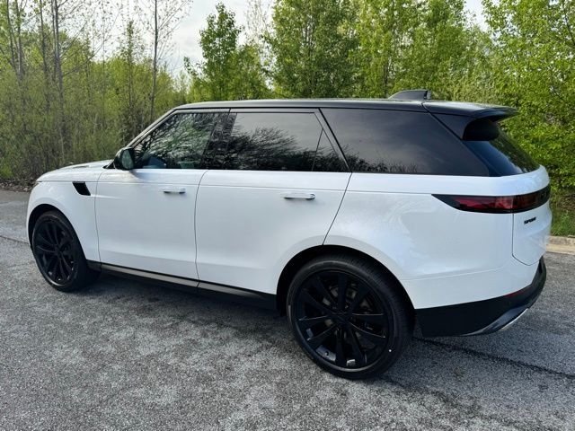 New 2026 Ostuni Pearl White LAND ROVER SE image 8