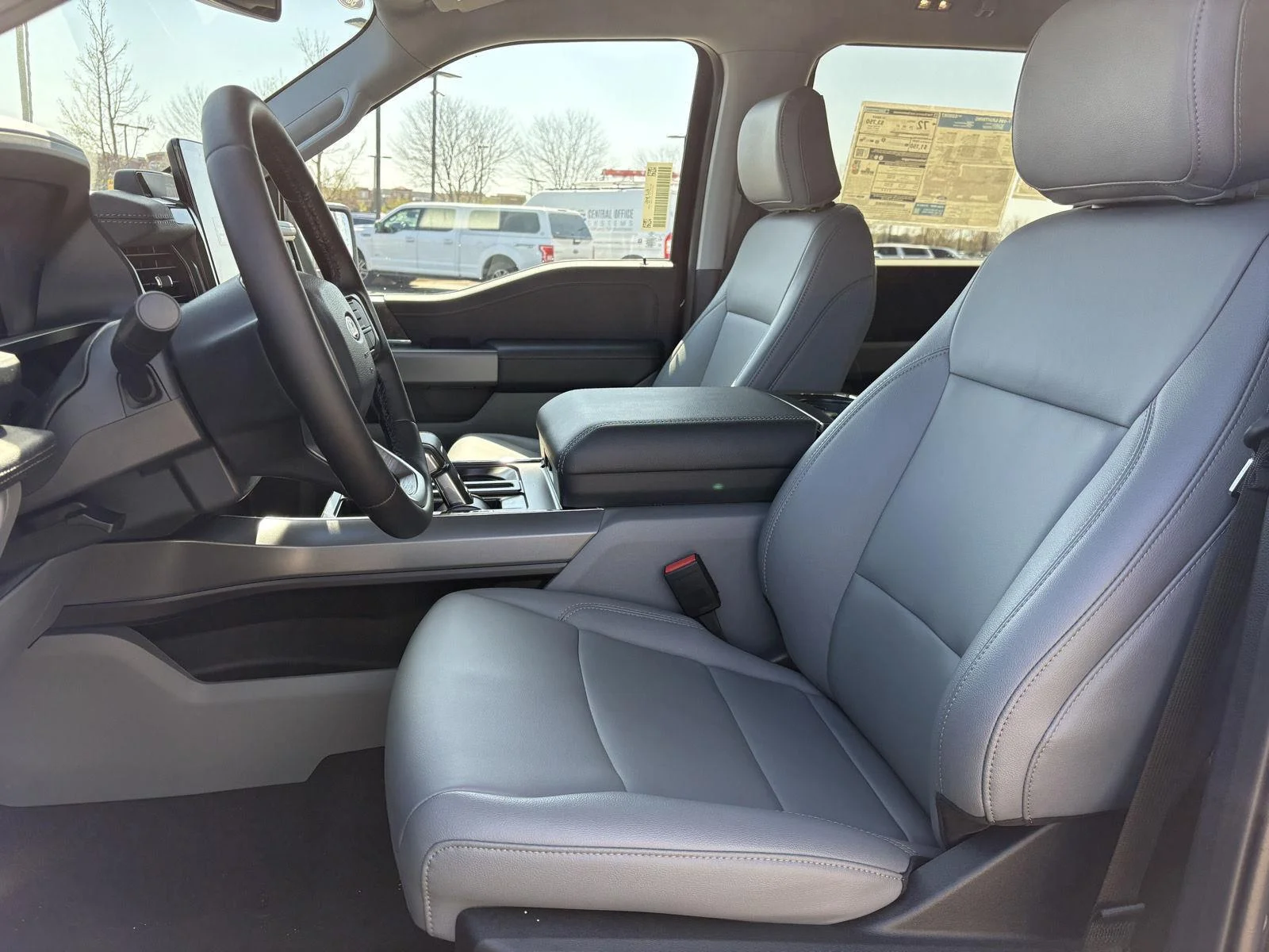 2025 Ford F-150 Lightning Flash - Photo 18