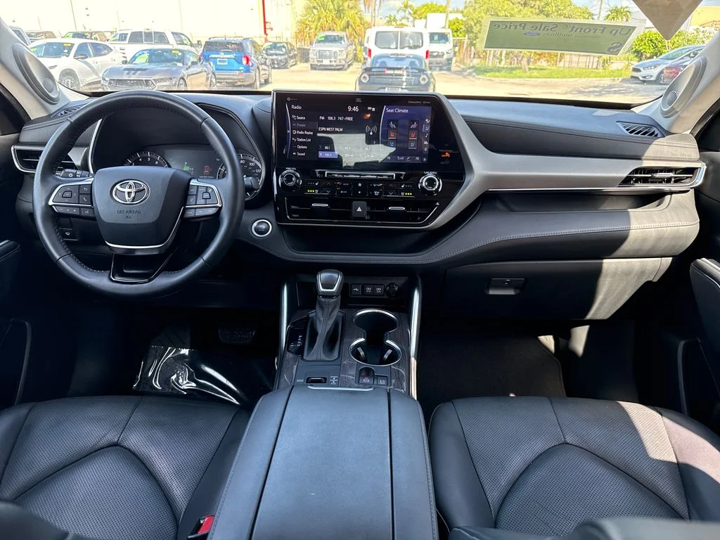 Used 2020 Gray Toyota Limited image 4