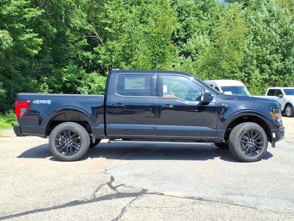 New 2026 Agate Black Metallic Ford XLT image 4