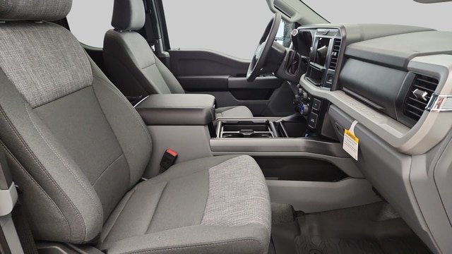 2026 Ford F-550 Super Duty Chassis Cab XLT - Photo 39