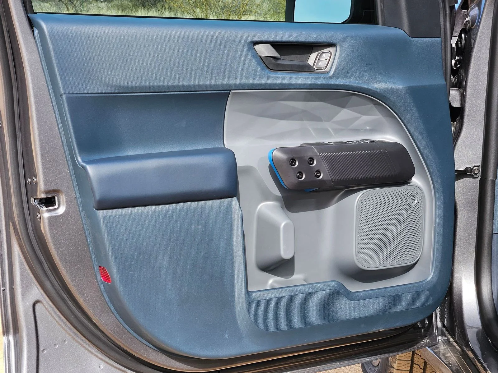 New 2026 Carbonized Gray Metallic Ford Lobo™ image 12