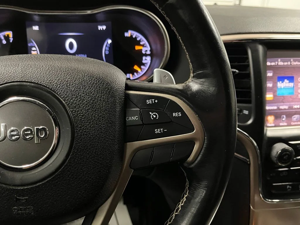 Used 2016 Gray Jeep Limited image 30