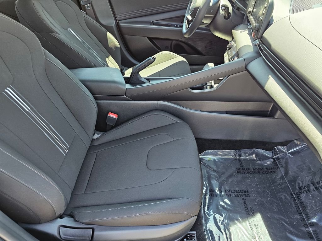 2026 Hyundai Elantra SEL Sport - Photo 13