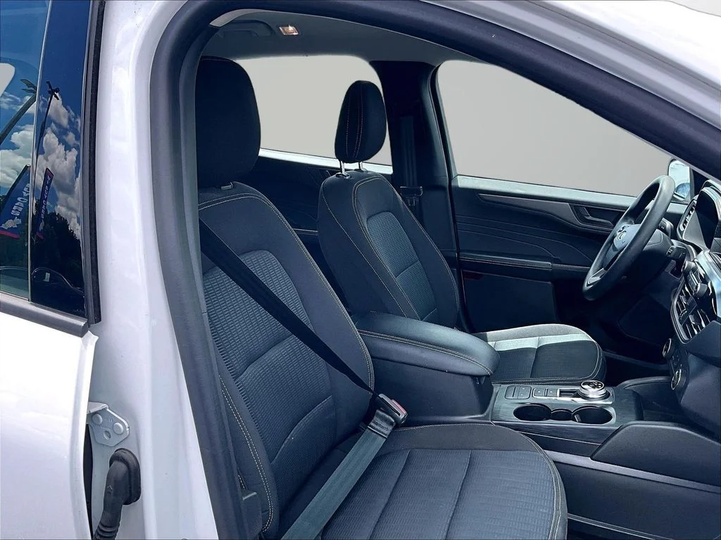 Used 2023 White Ford Base image 7