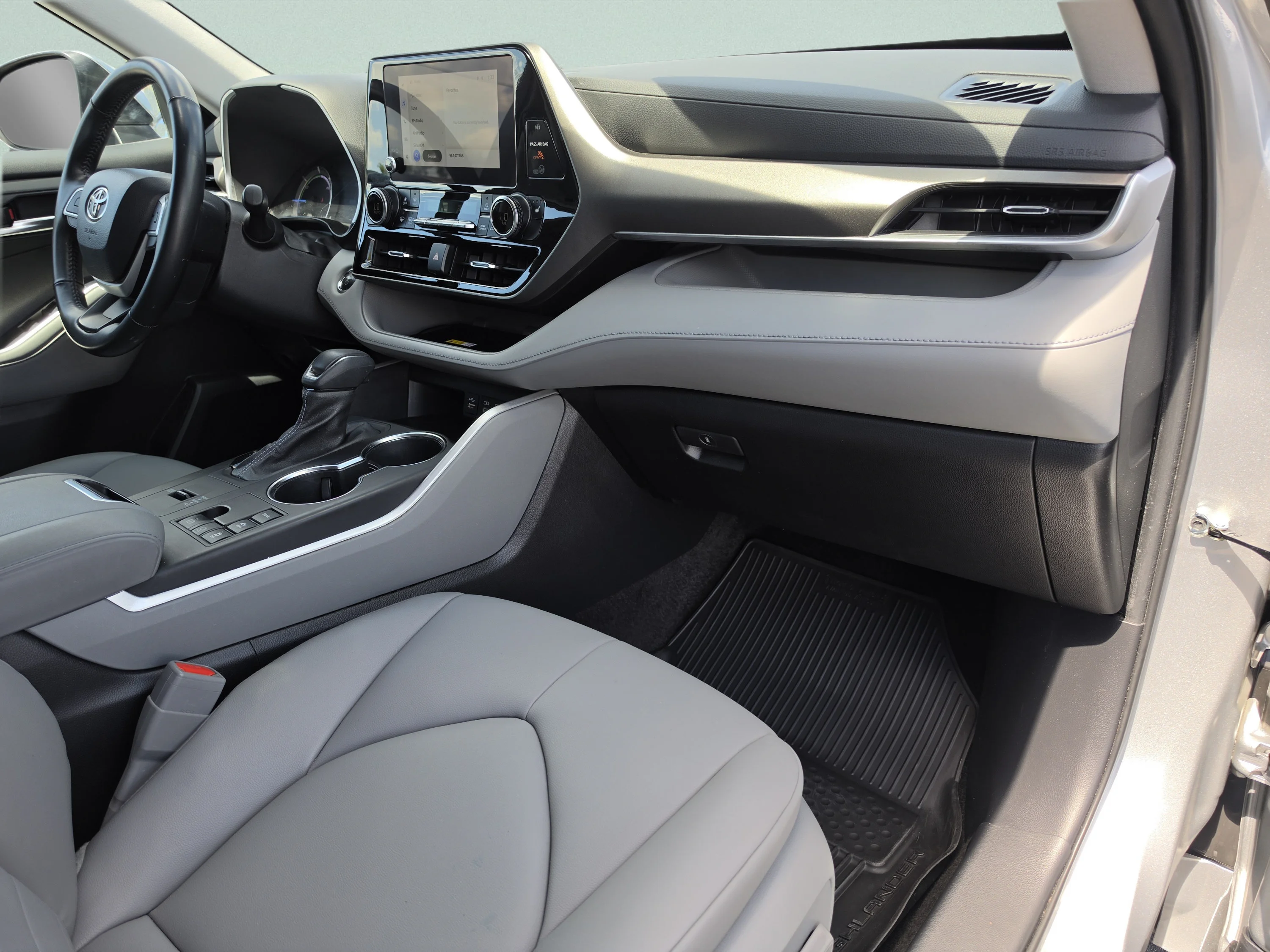 Used 2023 Celestial Silver Metallic Toyota Hybrid XLE image 18