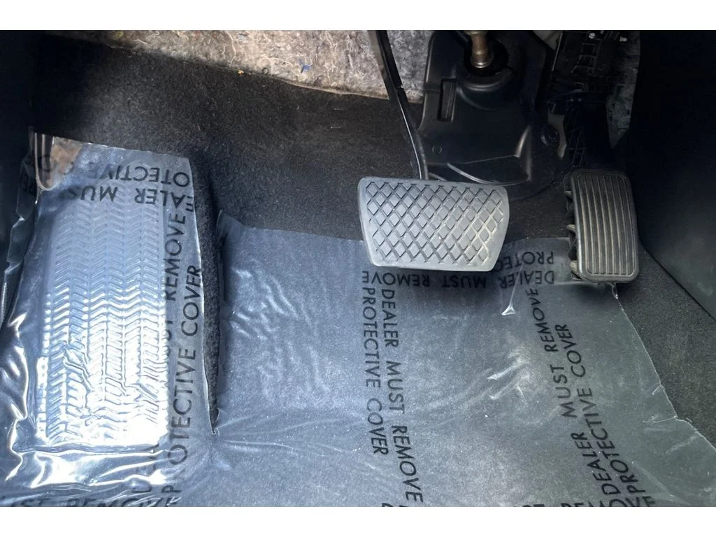 Used 2022 Modern Steel Metallic Honda EX-L image 41
