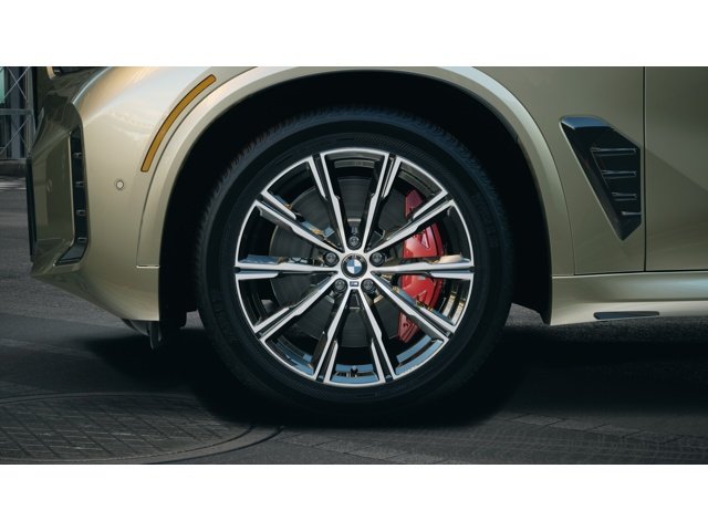 New 2026 Manhattan Green Metallic BMW xDrive40i image 7