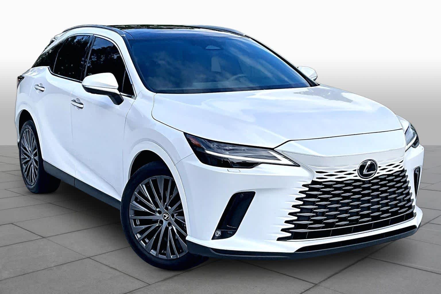 Used 2023 Eminent White Pearl Lexus Luxury image 3