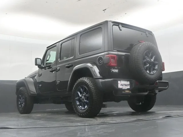New 2026 Black Clear-Coat Exterior Paint Jeep 85th Anniversary Edition image 44