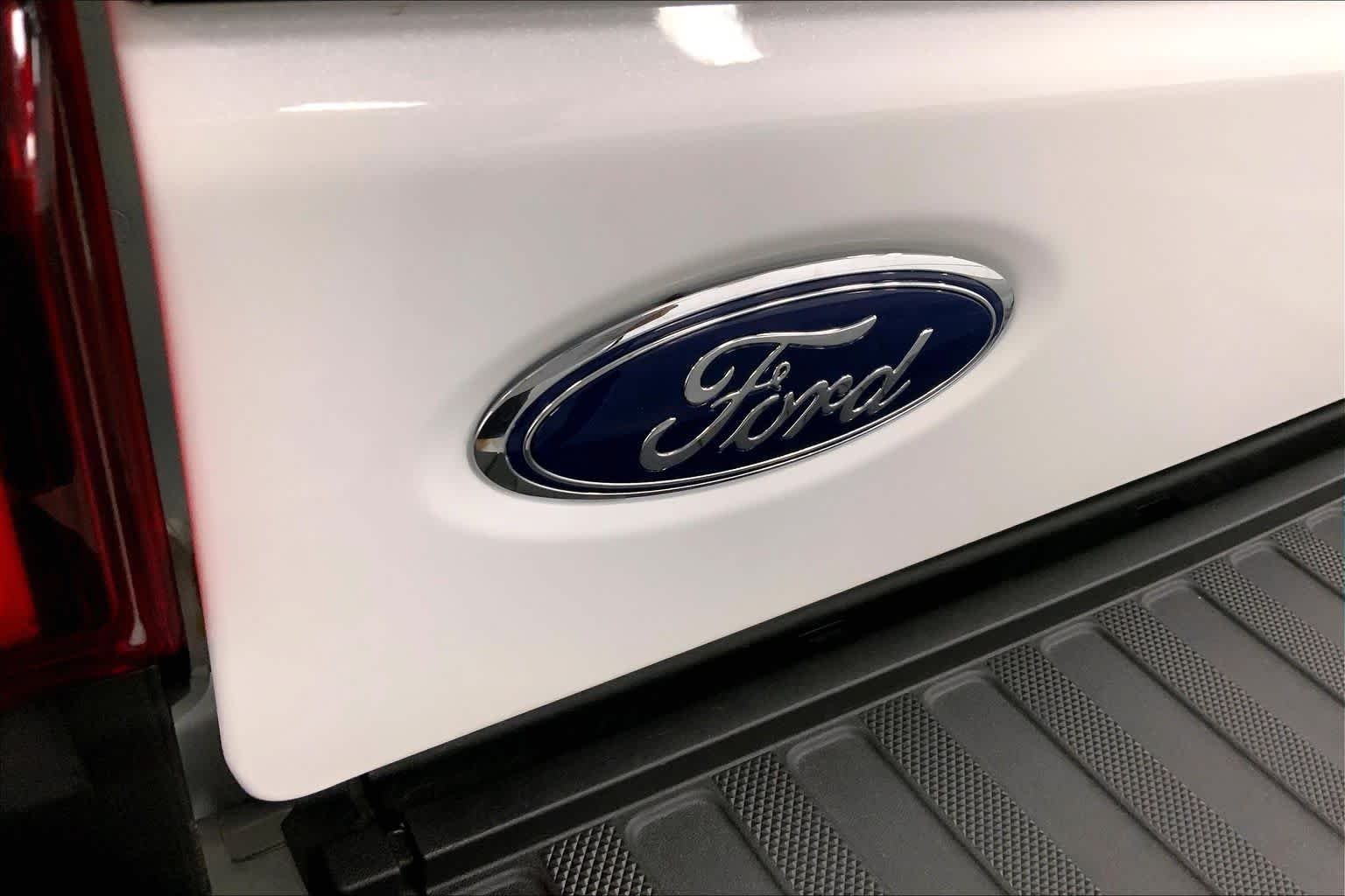 New 2026 Star White Metallic Tri-Coat Ford F-350® Platinum® image 12