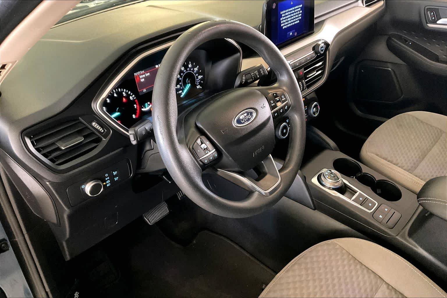 Used 2020 Blue Metallic Ford SE image 16