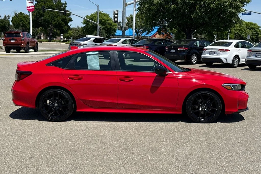 Used 2025  Honda Sport image 4