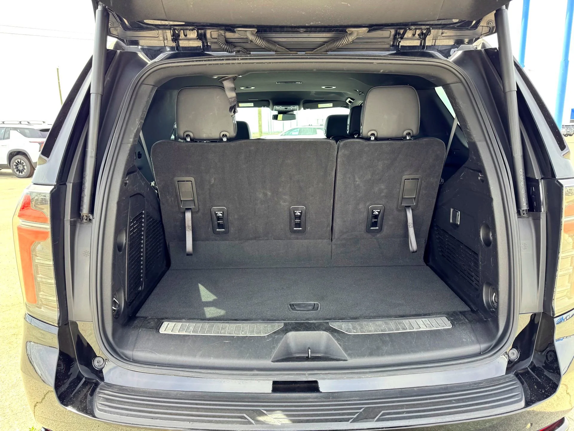 Used 2025 Black Chevrolet Z71 image 8