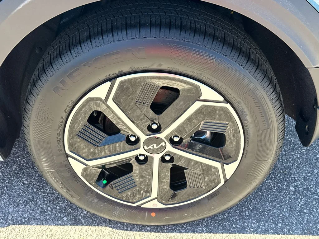 New 2026 Mineral Blue Kia EX image 20