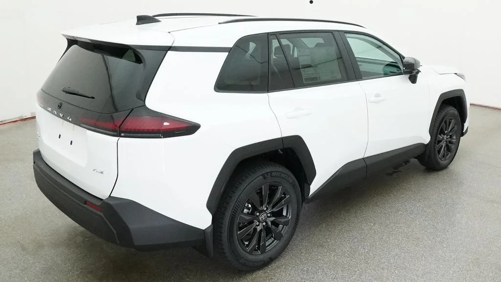 New 2026 Ice Cap Toyota XLE Premium image 18