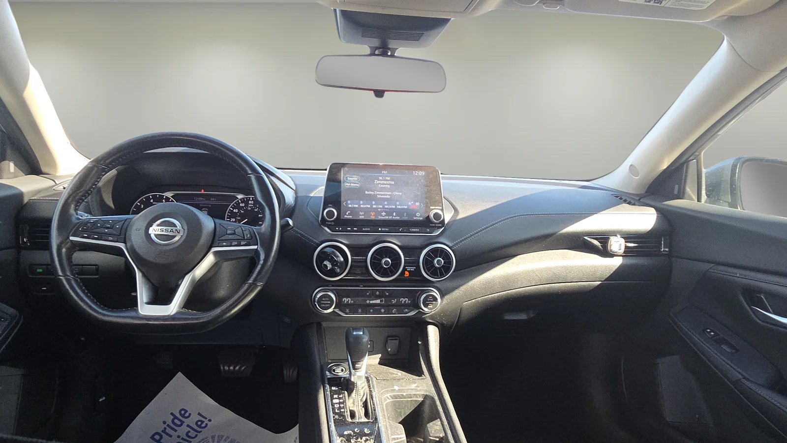 Used 2022 Gray Nissan SV image 22