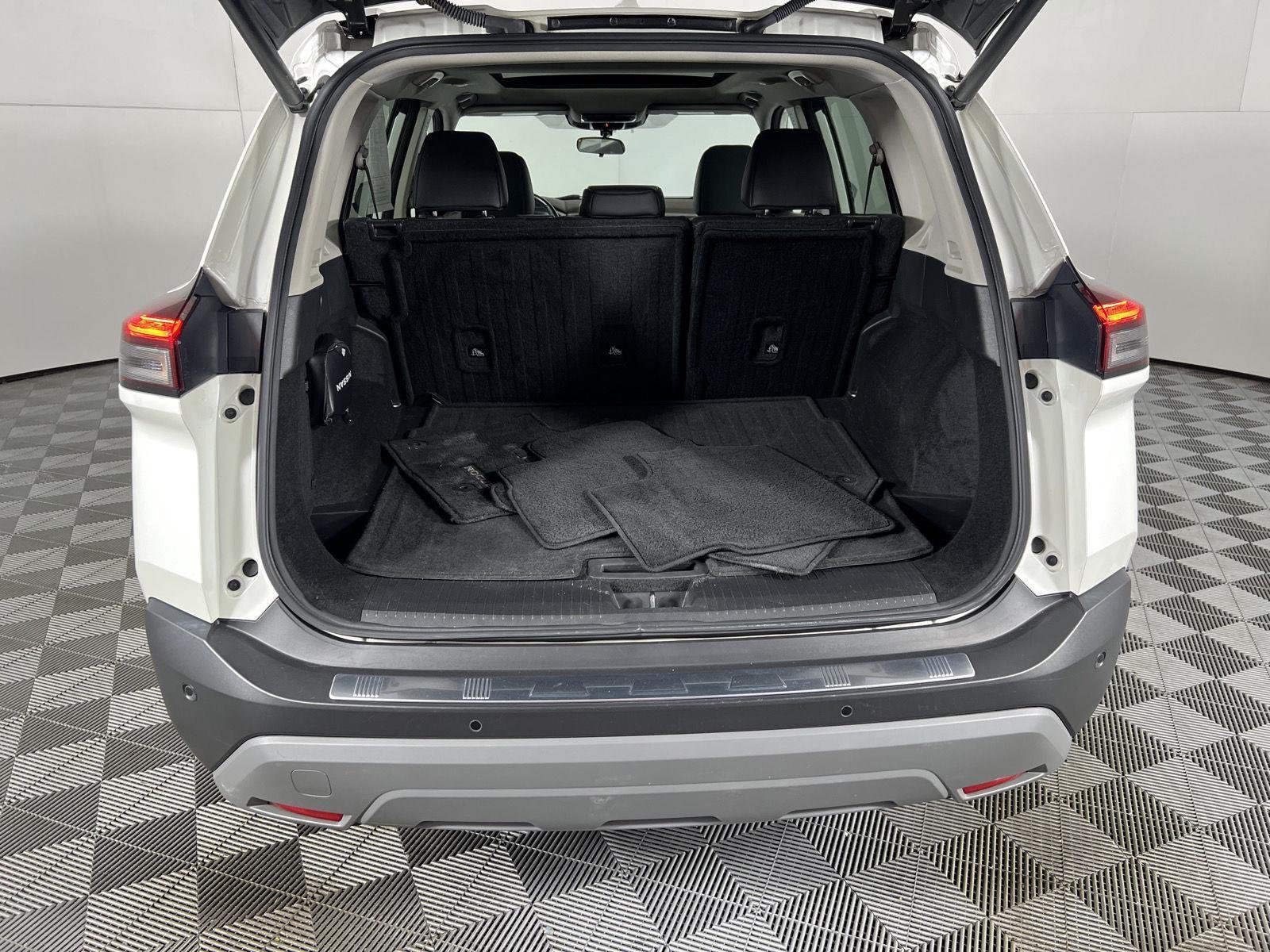 Used 2023 Pearl White Tricoat Nissan SV image 21